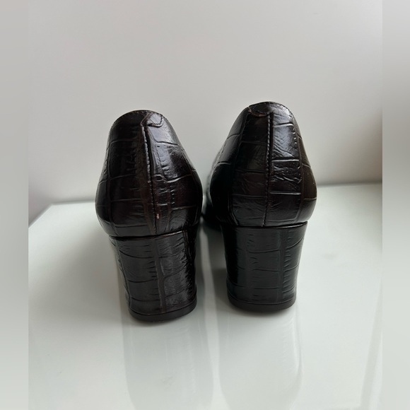Vintage Coach Dark Brown Croc Embossed Leather Chunky Heel Pumps - Picture 9 of 12